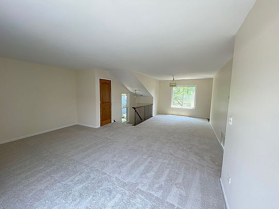 4th image of 922 Brunswick Cir