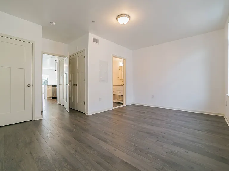 6615 Ridge Avenue — Photo 12