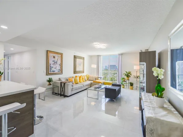 3000 Coral Way APT 1208, Miami, FL 33145