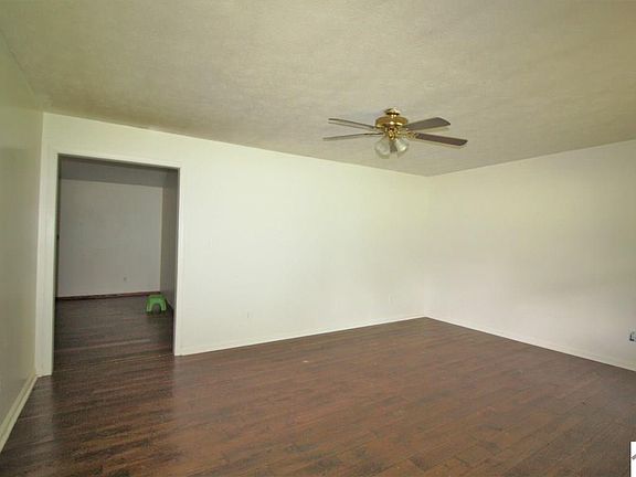 5th image of 2996 Maple Grove Rd