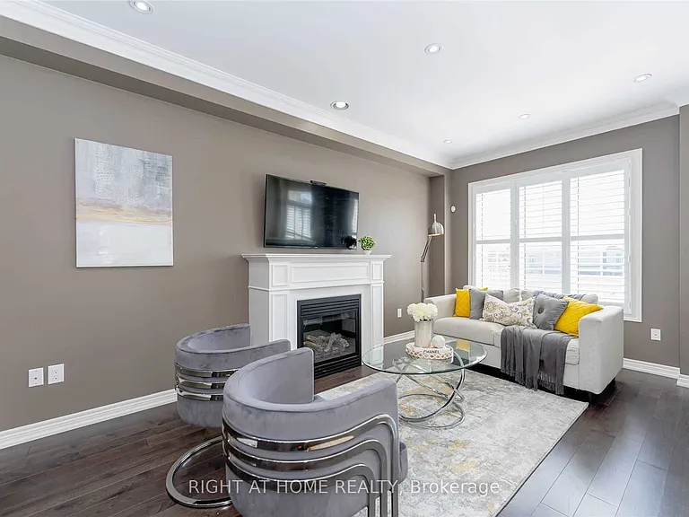41 Dufay Rd — Photo 24