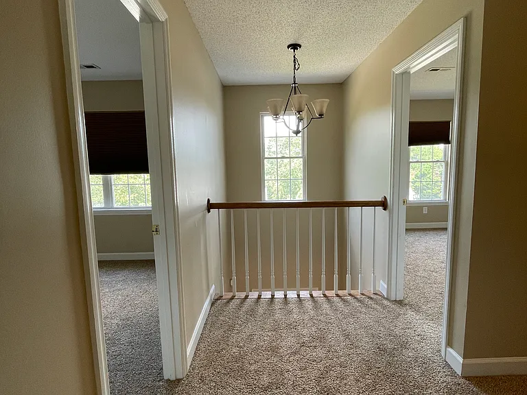 219 Yorkshire Dr — Photo 17