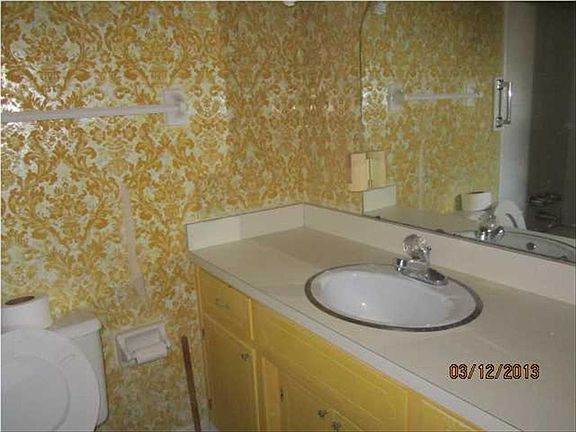 5th image of 3630 McLean Ave
