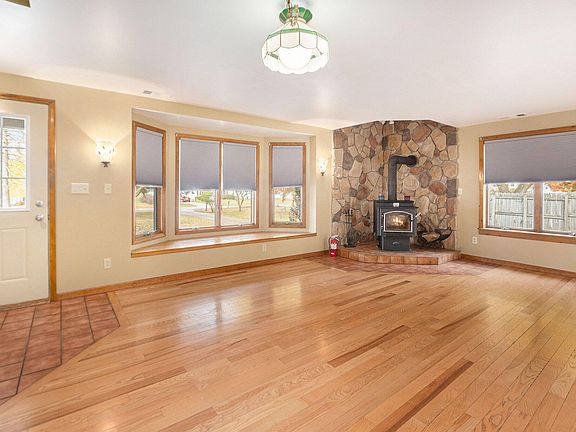 5th image of 816 E Melendy St