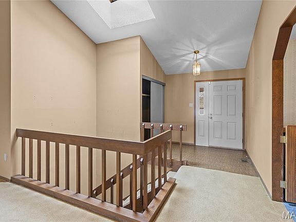 4th image of 61 Majestic Ct