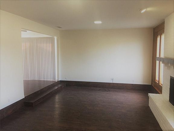 3rd image of 2838 Golfing Green Dr