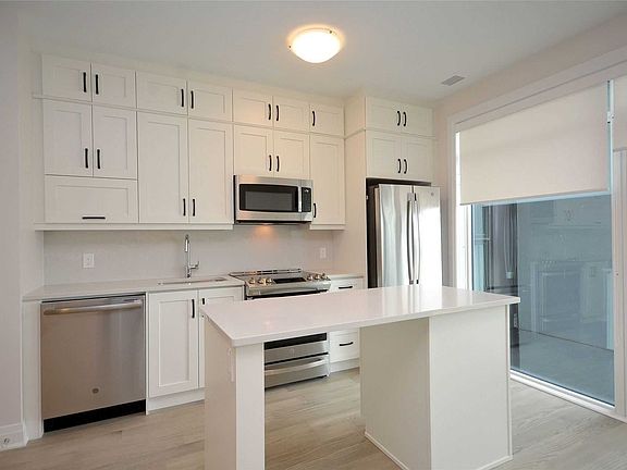 5th image of 95 Dundas St W #301