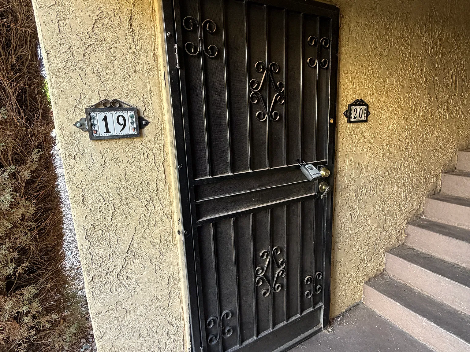 810 S Kolb Rd — Photo 1