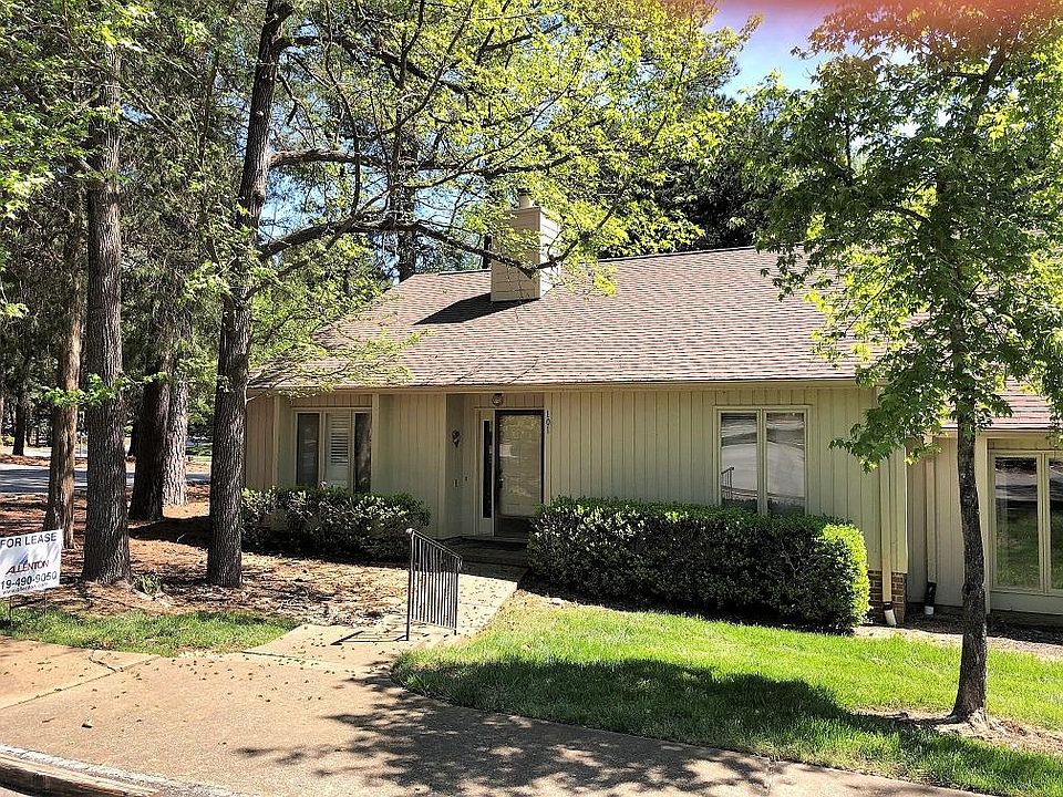 1st image of 101 Mossbark Ln