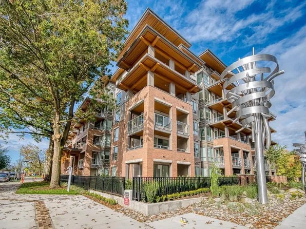 7133 14th Ave #106, Burnaby, BC V3N 1Z3