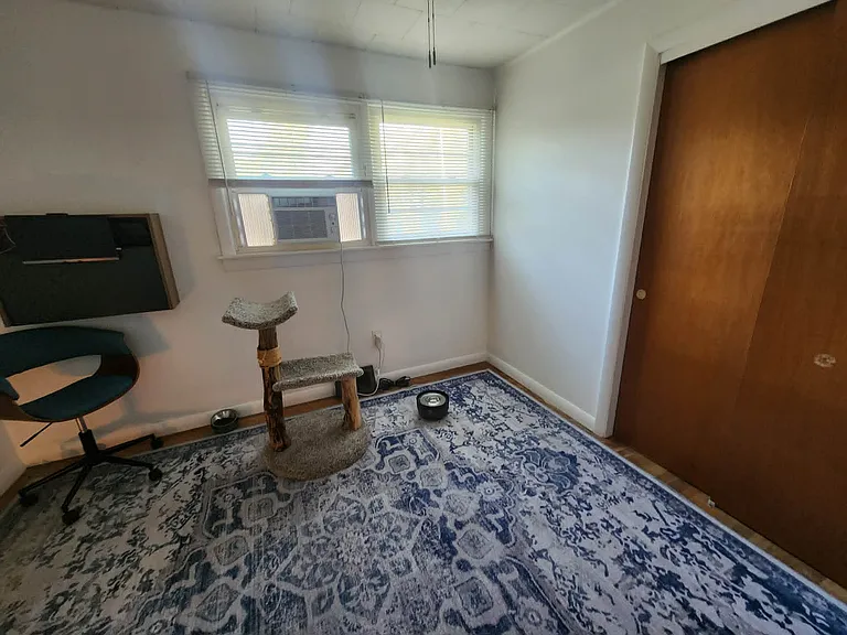 622 Essex St — Photo 24