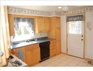 4th image of 208 Blackridge Dr