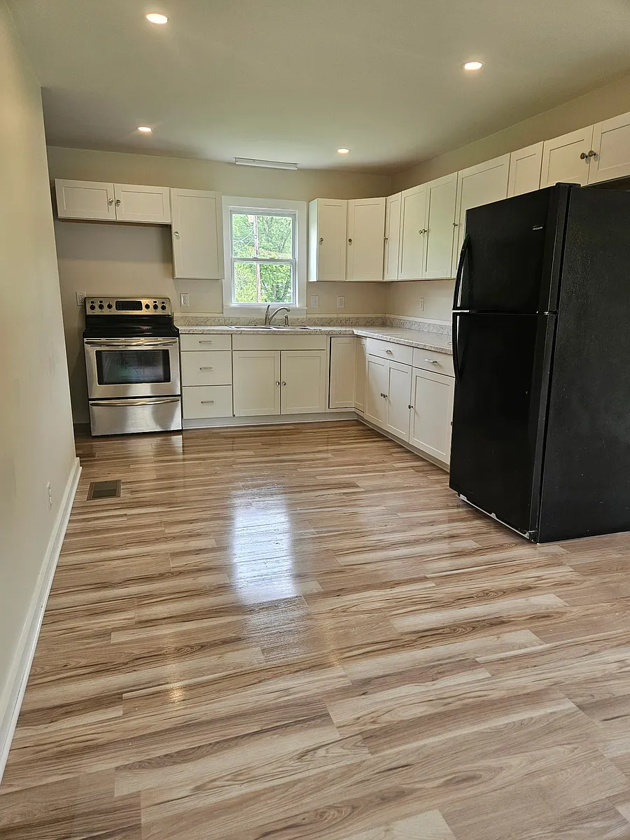 Building Photo - 105 Cottonwood Dr