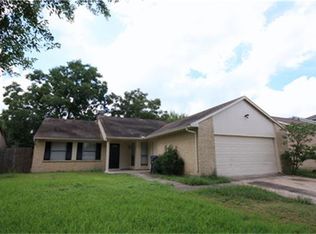 6910 Tara Dr, Richmond, TX 77469