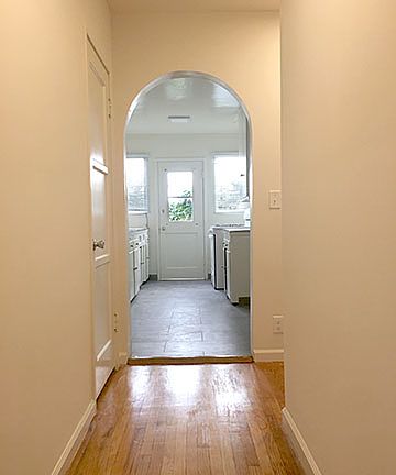 2nd image of 529 Glenrock Ave #531