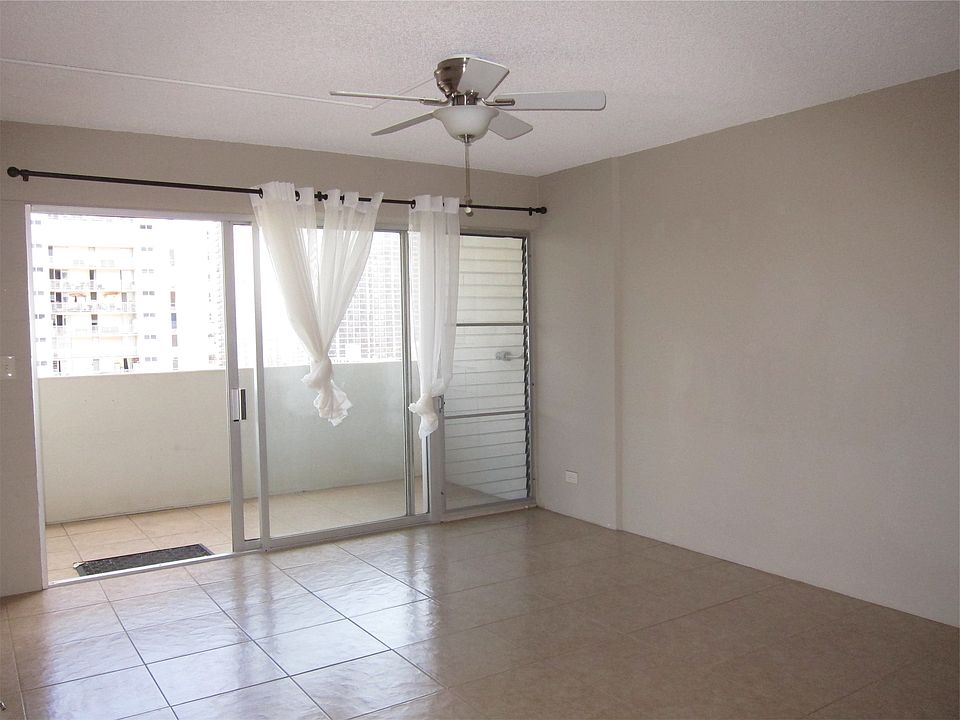 Large lanai off living room