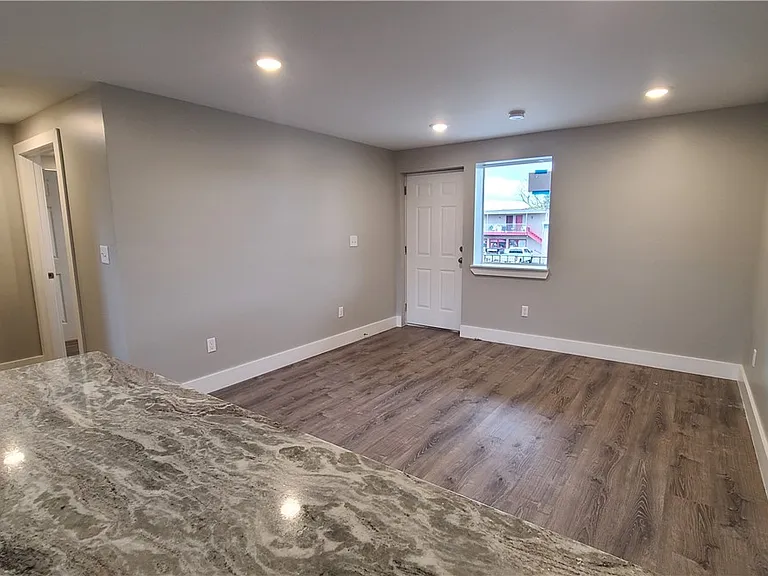 1331 Freeport Rd — Photo 11
