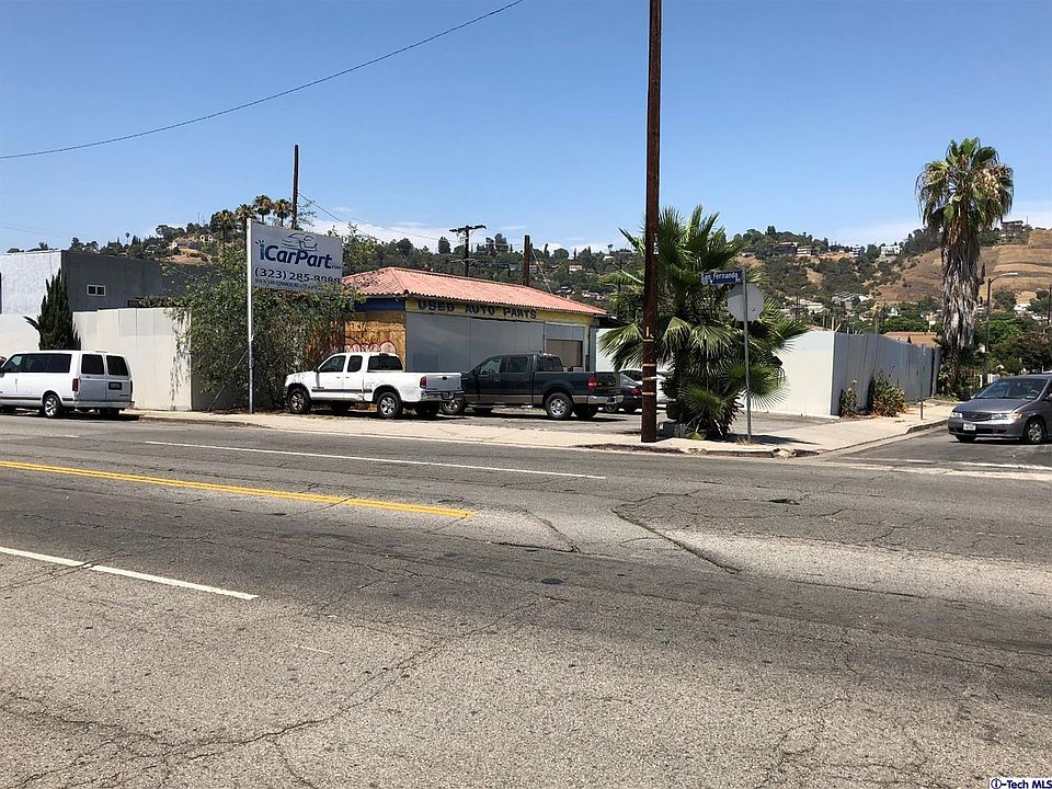 1st image of 910 N San Fernando Rd