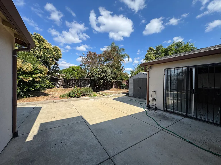Glendora Ct — Photo 1