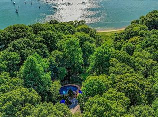 31 Beach Rd, Port Jefferson, NY 11777