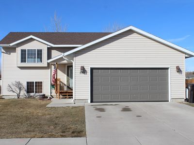 594 Stealth Ln, Box Elder, SD, 57719