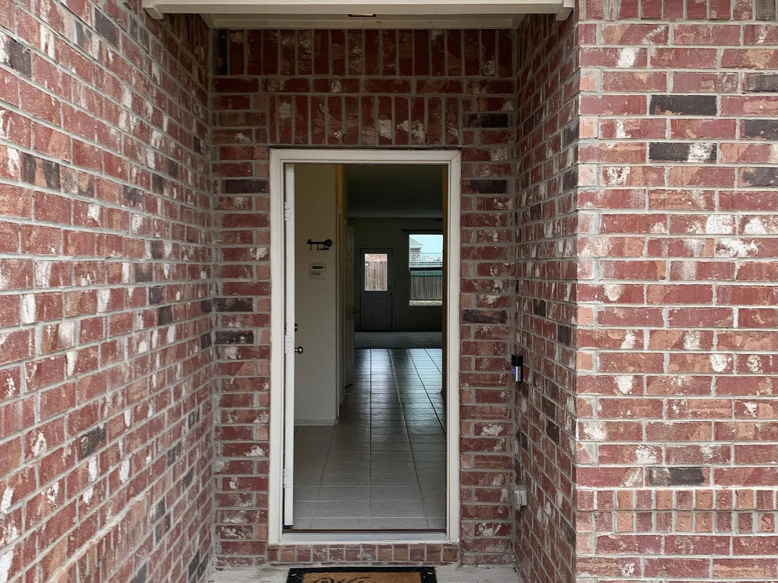 4 bed, 1763 sqft, $1,950 — Photo 2