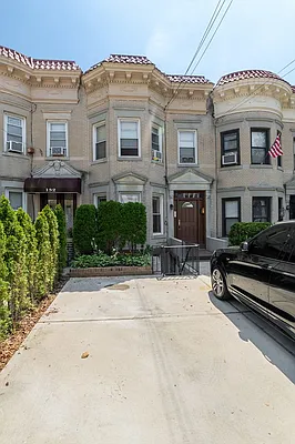 Rented by Corcoran | media 23