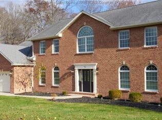 96 Hunting Hills Dr, Charleston, WV 25311