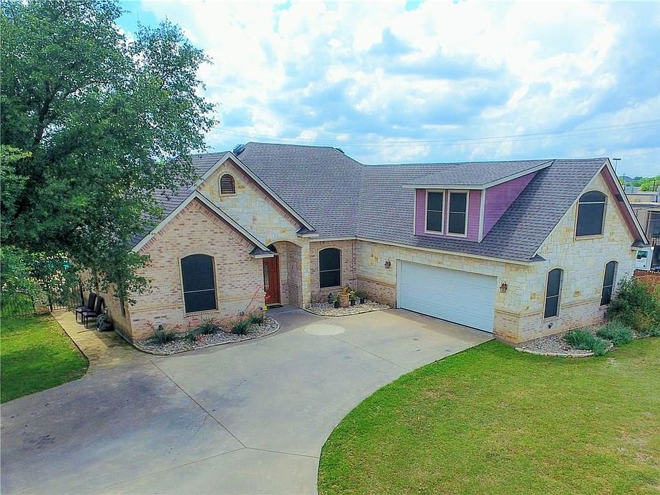1st image of 1500 Lakeview Ct