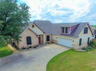 1500 Lakeview Ct, Granbury, TX 76048