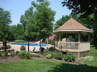 7 Colony Ct, Yorkville, IL 60560