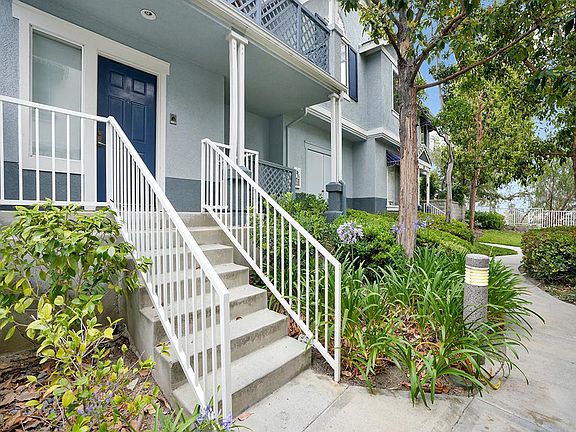 2nd image of 20 Carlsbad Ln