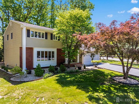 2nd image of 2 Brookside Ct