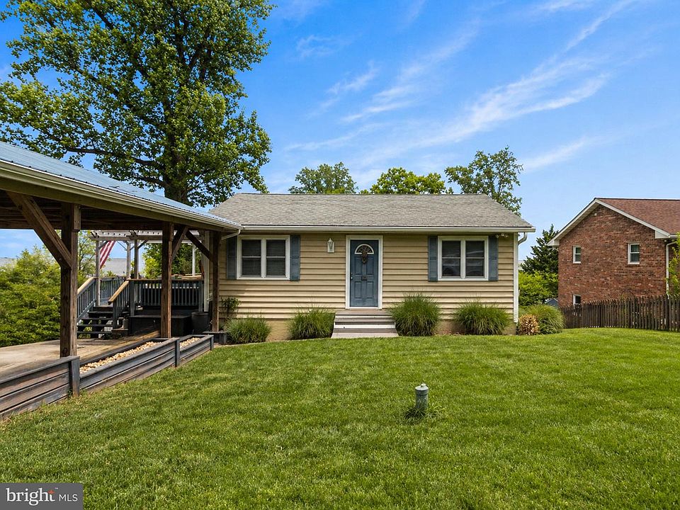 1st image of 3817 Bayview Dr