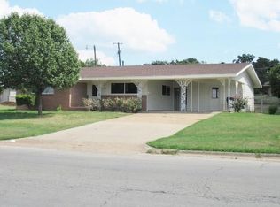 1308 Calaveras St, Graham, TX 76450