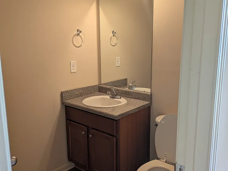 108 Blue Spruce Dr — Photo 5
