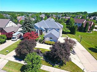 1840 Sunburst Dr, Troy, MI 48098