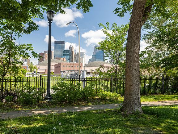 SPECTACULAR CITY VIEWS