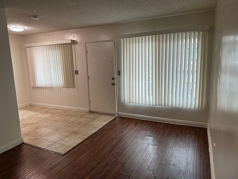 721 Ridgeway Ln #5 — Photo 4