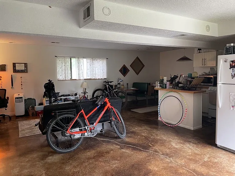 1500 SE Eastwood Ct #5 — Photo 6