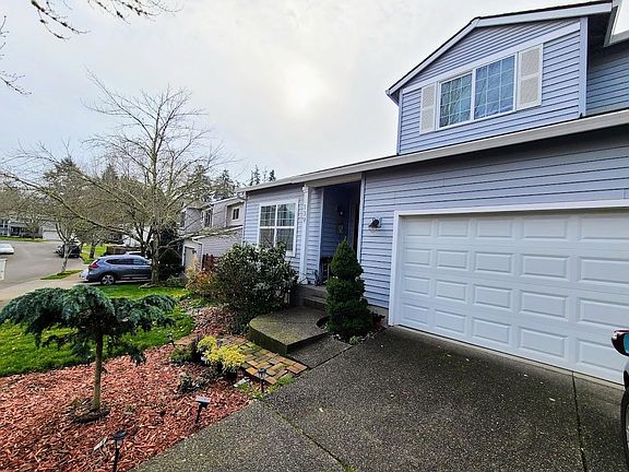 2nd image of 139 NE Woodsong St
