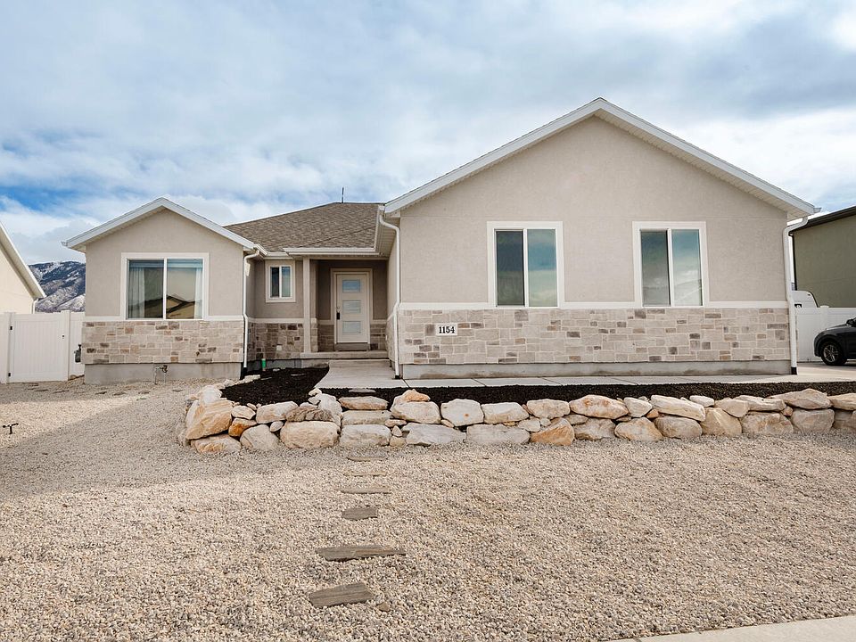 1st image of 1154 Berra Blvd