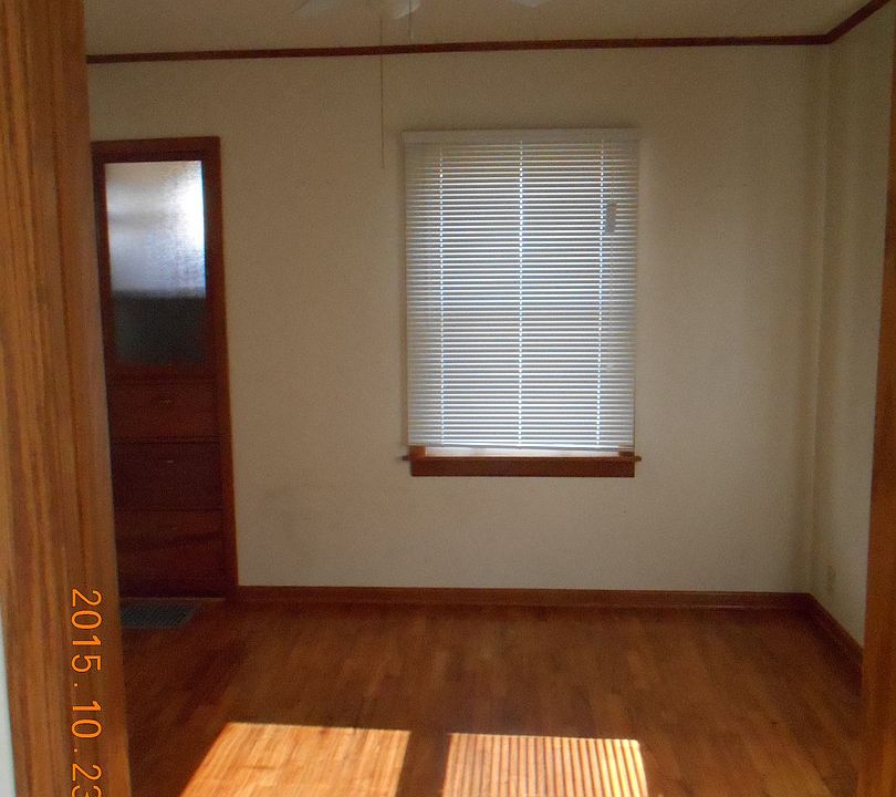 211 N Maple St, Hoisington, KS 67544 Zillow