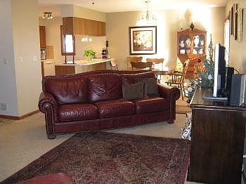 3rd image of 1069 Burr Oak Ln