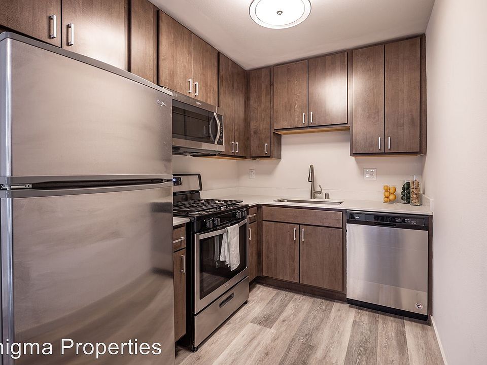 1st image of 2867 S Kinnickinnic Ave APT 112