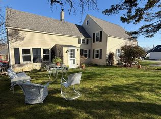 7 Mountain St, Vinalhaven, ME 04863