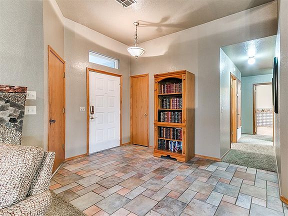 4th image of 1304 Fairfax Cir