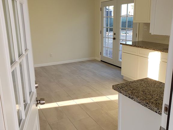 5th image of 10881 N Arapaho Dr