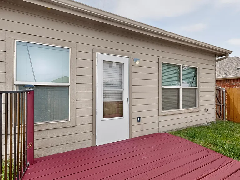 2123 Meadow View Dr — Photo 42