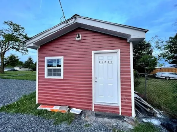 12215 Winchester Ave, Bunker Hill, WV 25413